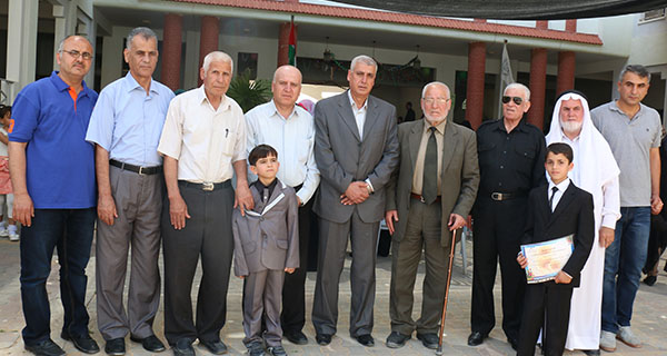 مدرسة رواد المستقبل تحتفل بتكريم المتفوق 2015