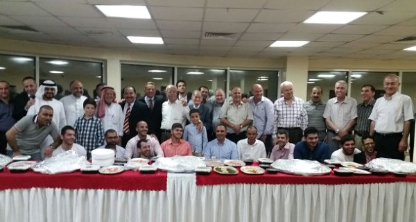 الإمارات- عائلة الأغا تكرم أ. ماجد عصام لحصوله على درجة الماجستير بتقدير إمتياز مع مرتبة الشرف