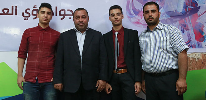 توقيع ديوان على ذمة عشتار  للشاعر  جواد لؤي العقاد