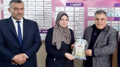 وفد تعليم خان يونس يهنئ أ.ايناس الأغا لحصولها على درجة الماجستير