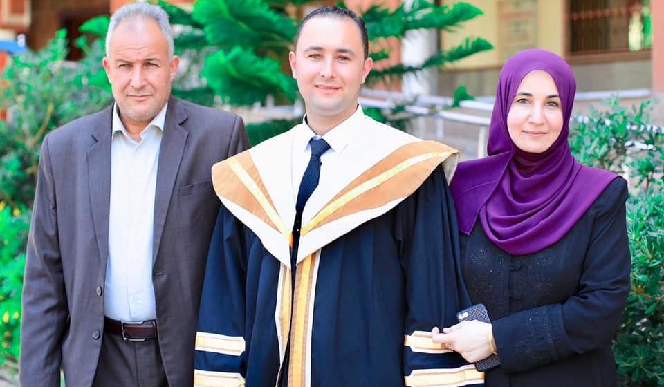 منح الباحث الأستاذ فراس الأغا درجة الماجستير