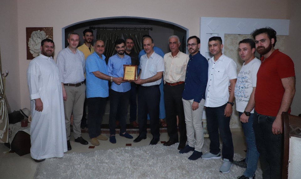 أسرة العريشة تهنئ د. محمد رمضان الأغا لحصوله على درجة الدكتوراه في إدارة الأعمال