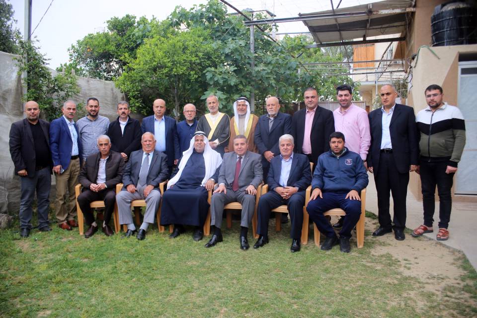 زيارة مؤازرة الى منزل الاسيرين ضياء ومحمد زويد الاغا